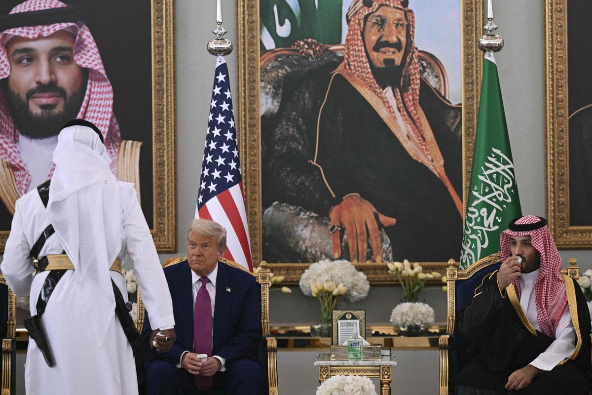 Trump comienza en Arabia Saudí su gira por Oriente Próximo