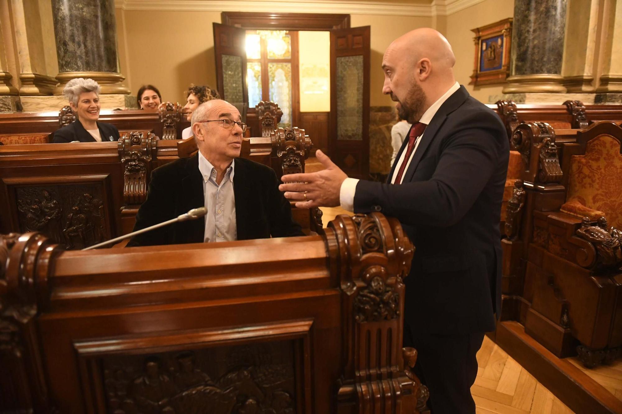 Pleno en A Coruña: Núñez Centella y Rosa Otero, hijos honrados de A Coruña por su apoyo a la ciencia y a la igualdad social