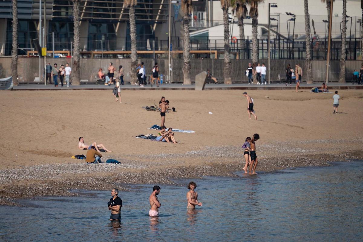 Barcelona afectada por una ola de calor propia del verano a mediados de Enero