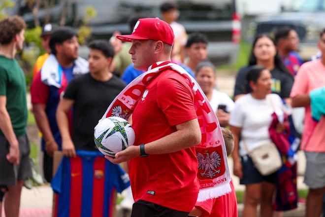 Los jugadores del FC Barcelona llegan a Nueva Jersey, en imágenes.