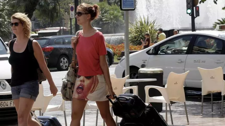España atrae a 17,5 millones de turistas hasta marzo y el gasto se dispara un 6,3%