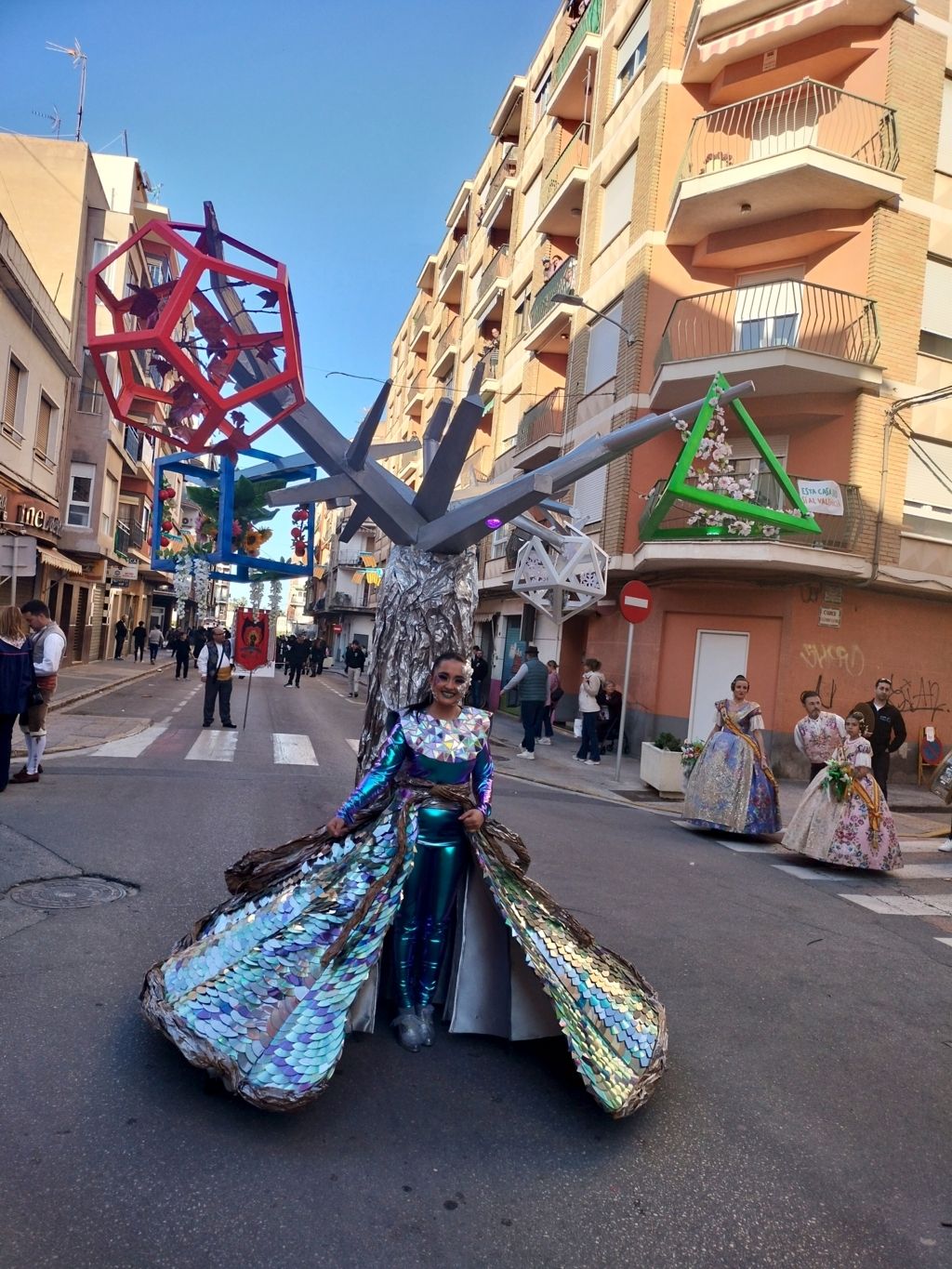 Así ha sido la Cavalcada del Ninot que por fin se ha celebrado en Oliva