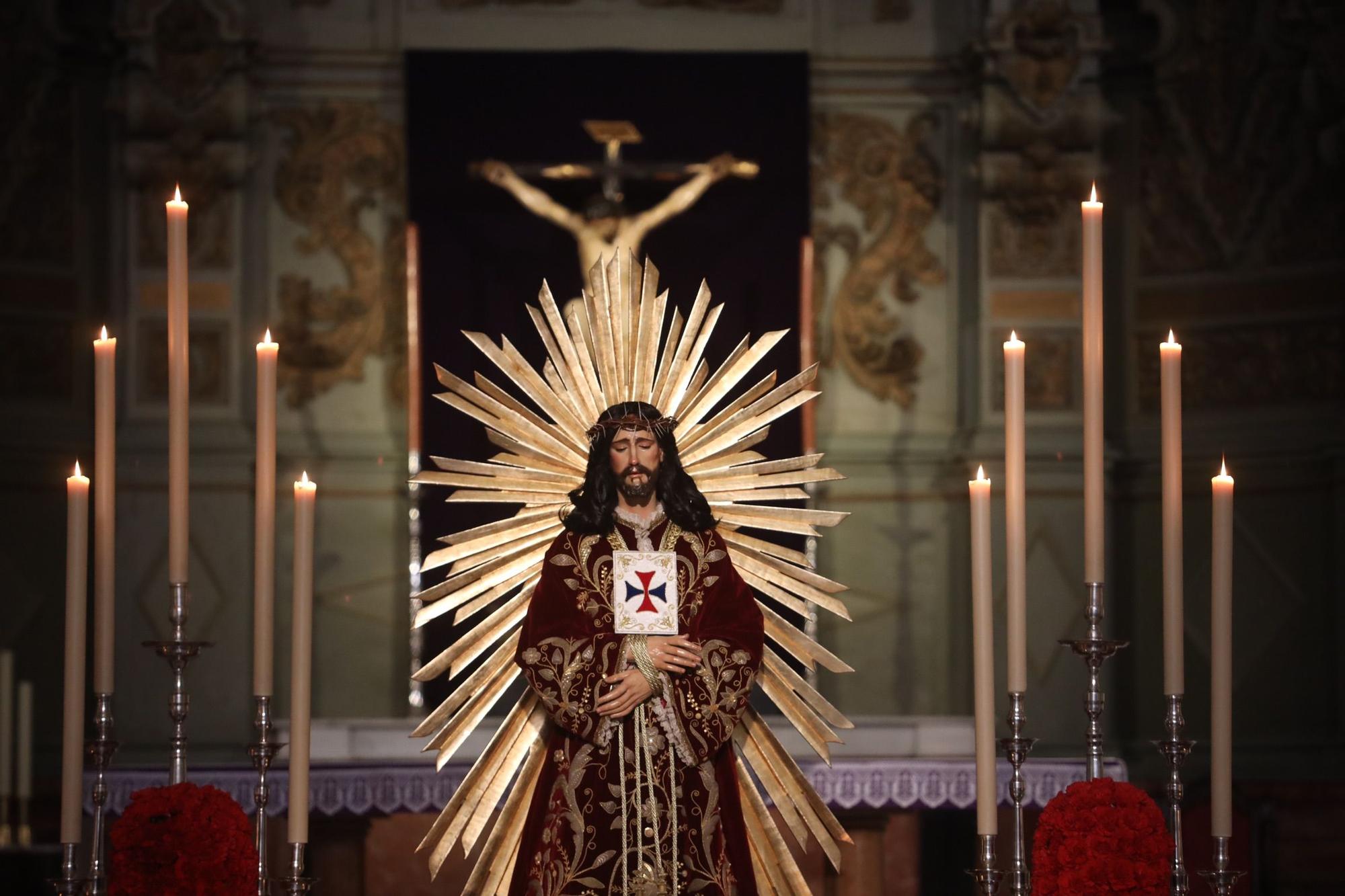 Colas en Santiago por la devoción por el Cristo de Medinaceli