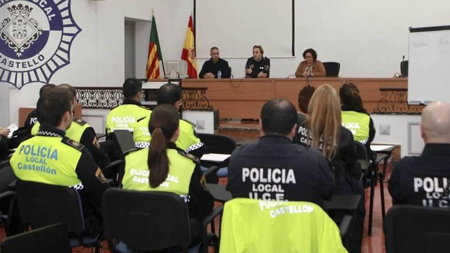 La Policía Local de Castellón y Benicàssim se forma para hacer frente a los delitos de odio