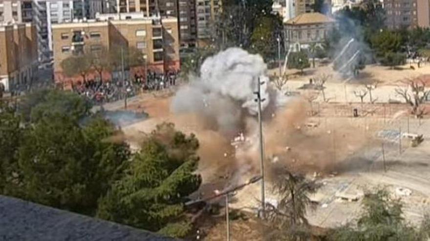 Vídeo: Susto en la mascletà de Burriana