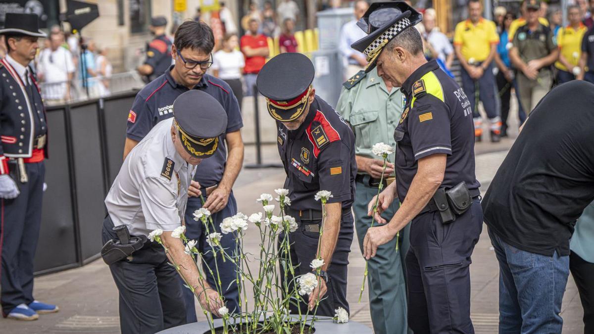L’homenatge a les víctimes del 17A es trasllada a la plaça de Sant Jaume
