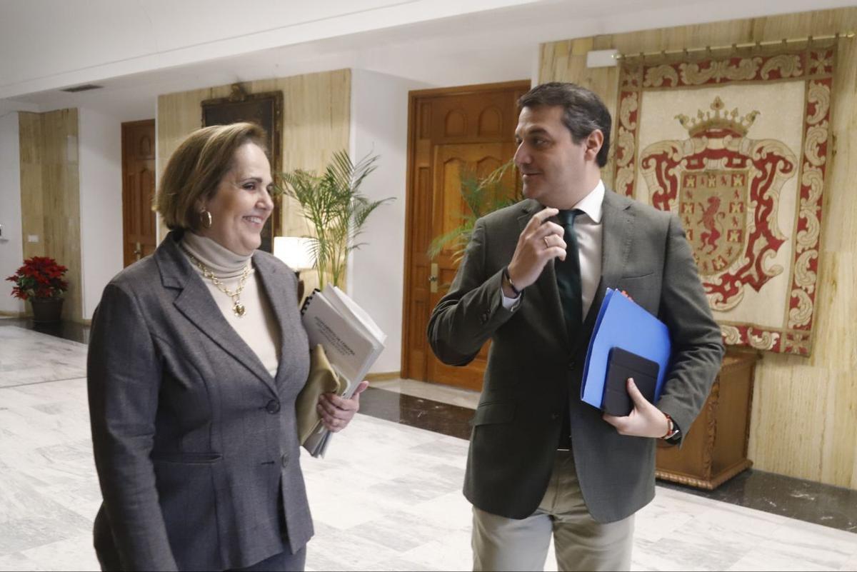 La teniente delegada de Hacienda, Blanca Torrent, y el alcalde, José María Bellido, en una imagen de archivo.