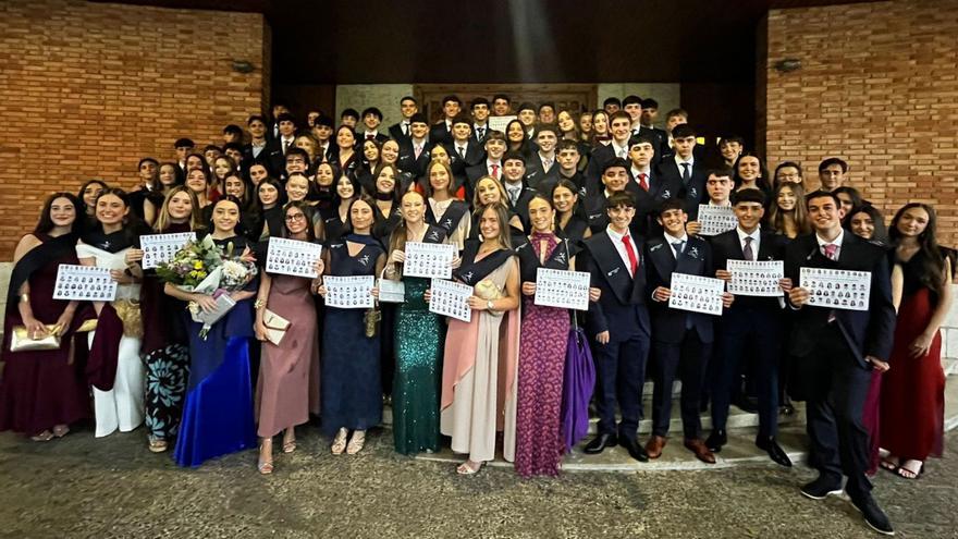 El alumnado del San Fernando se despide tras su graduación | COLEGIO SAN FERNANDO