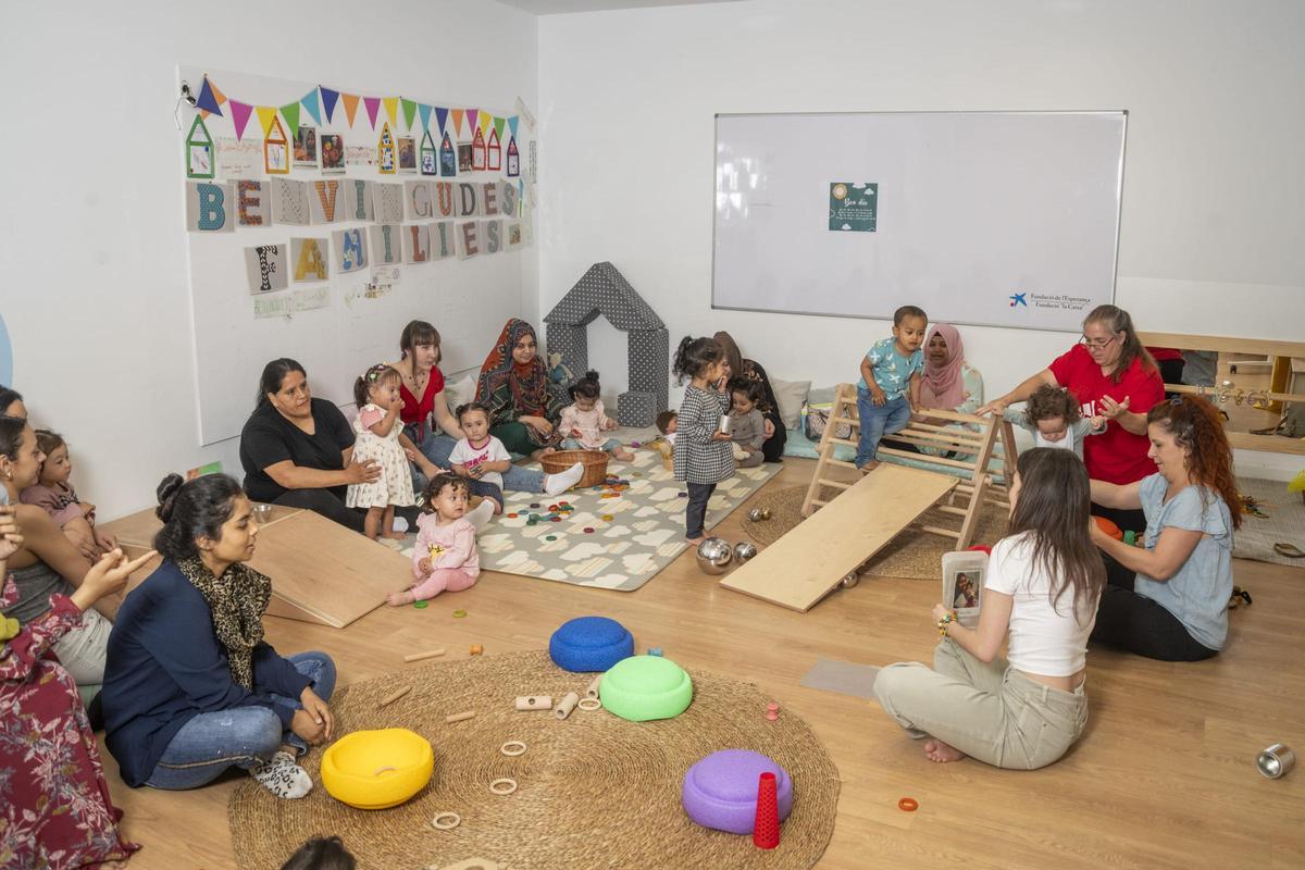 Помогают воспитывать детей в Барселоне