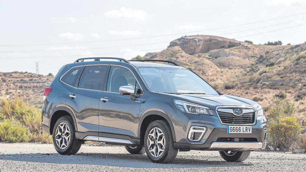 El Subaru Forester presenta una imagen potente de 4x4 no exenta de lujo. FRAN FERNÁNDEZ