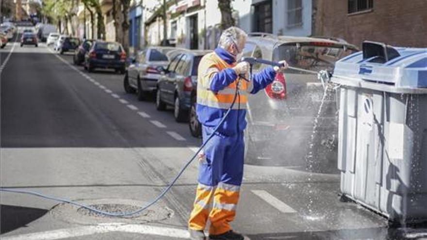 Cáceres pone en marcha una red de voluntarios ante &quot;la grave crisis sanitaria que atravesamos&quot;