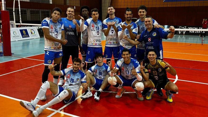 El Servigroup Benidorm firma en San Roque su primera victoria a domicilio en la Superliga en el estreno de Iván Navarro