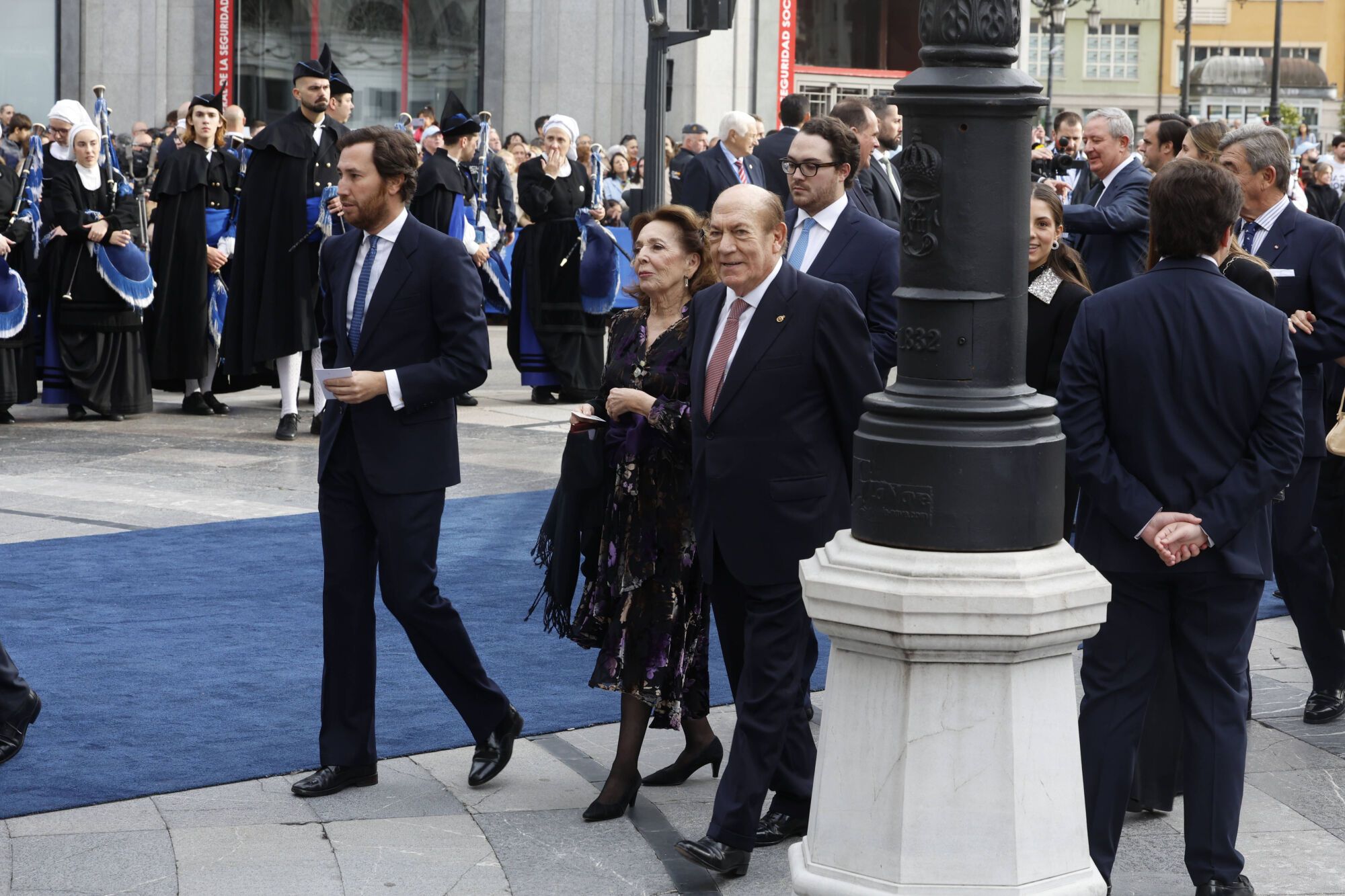 Así fue la llegada de los invitados a los premios "Princesa de Asturias" y su paso por la alfombra azul