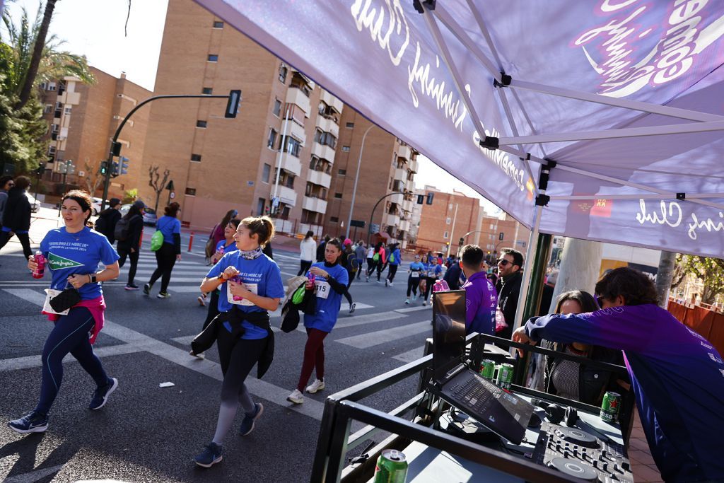 Imágenes del recorrido de la Carrera de la Mujer: avenida Pío Baroja y puente del Reina Sofía (I)