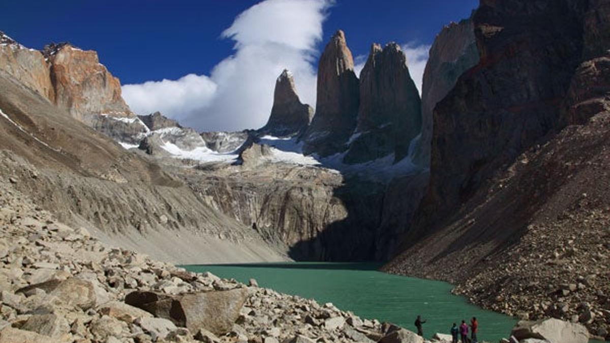 El Parque Nacional Torres del Paine, con una superficie de unas 240.000 hectáreas, fue declararado por la Unesco Reserva de la Biosfera en 1978.