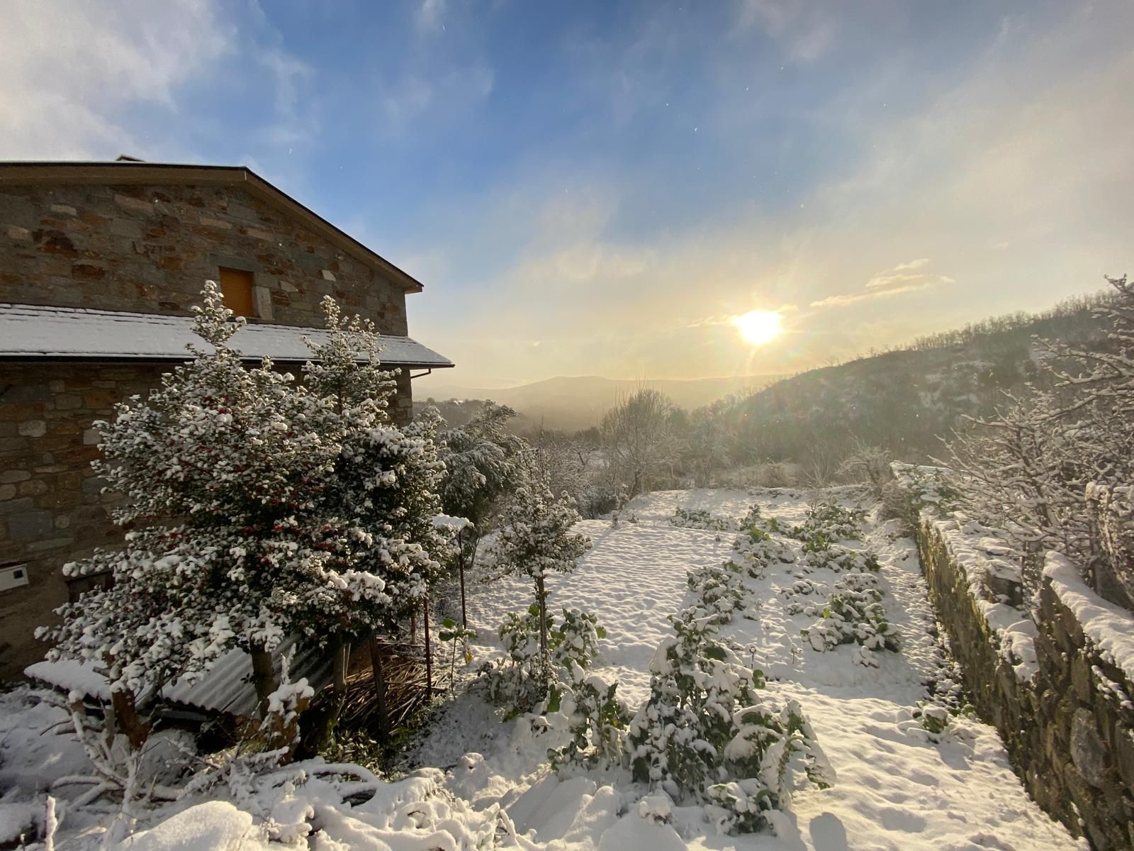 GALERÍA | La nieve deja un paisaje de ensueño en San Martín de Castañeda