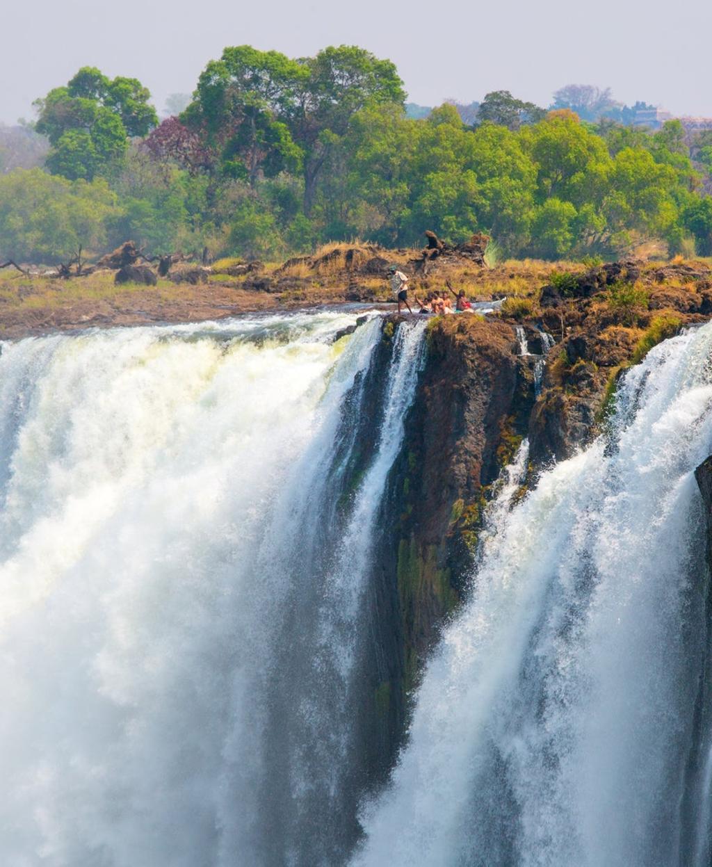 La Piscina del Diablo, en las Cataratas Victoria