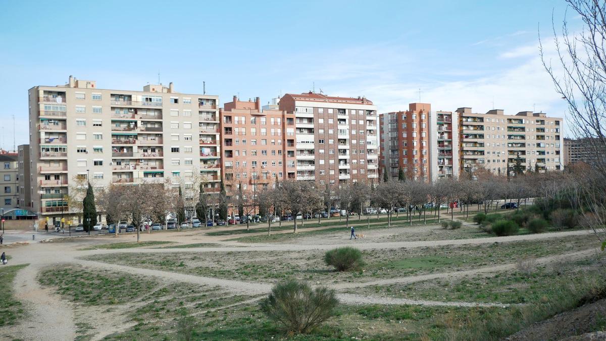 Solar donde se ubicará el parque equipado de La Almozara.