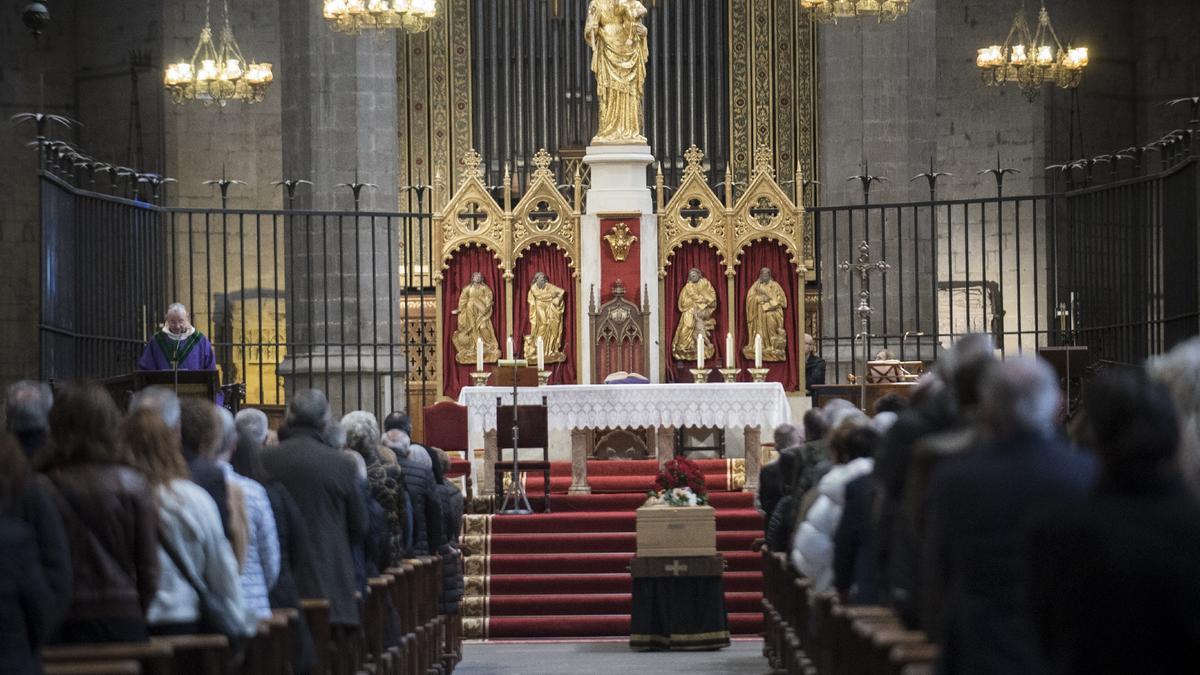 La Seu de Manresa s'omple per retre l'últim adeu a Ignasi Torras