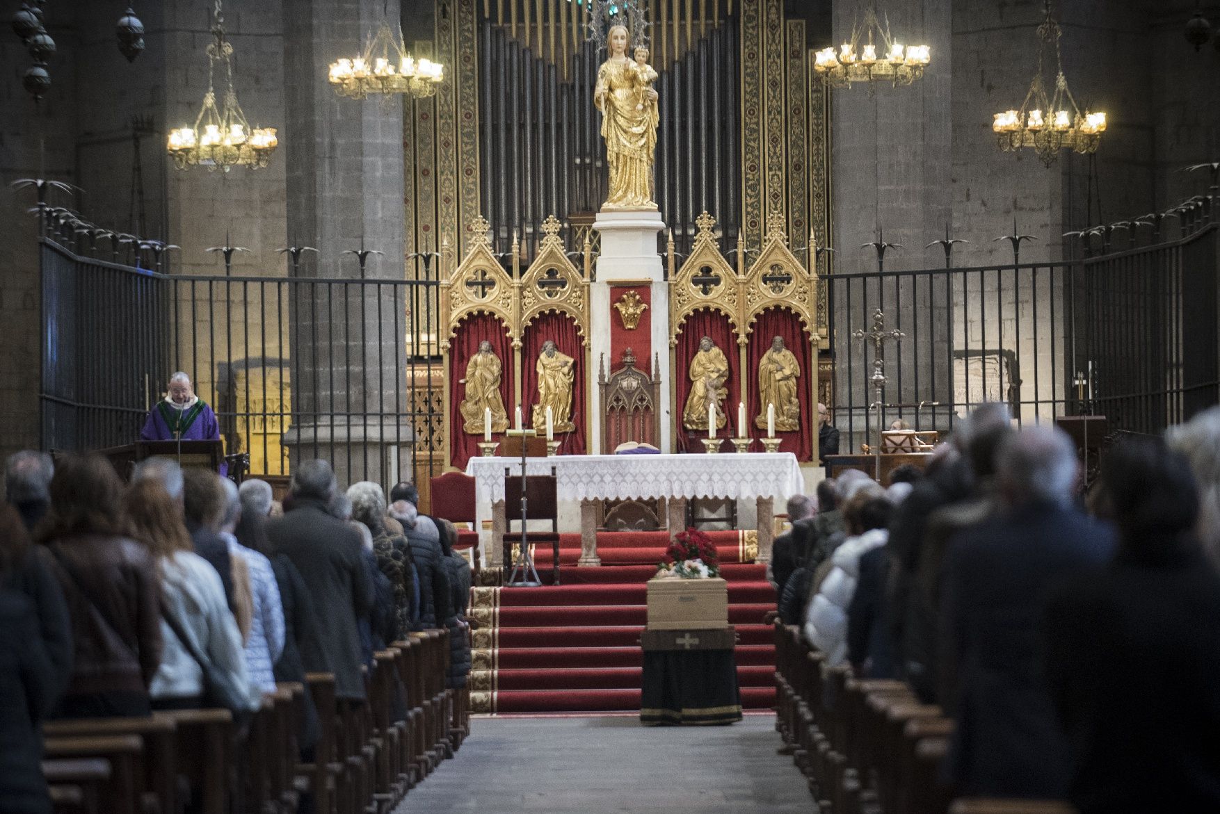 La Seu de Manresa s'omple per retre l'últim adeu a Ignasi Torras