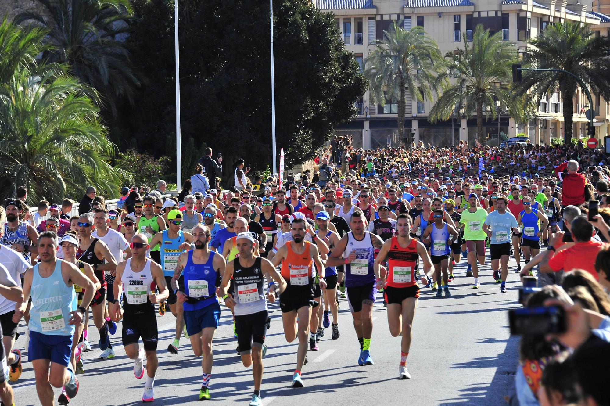 Un Medio Maratón de Elche marcado por el calor