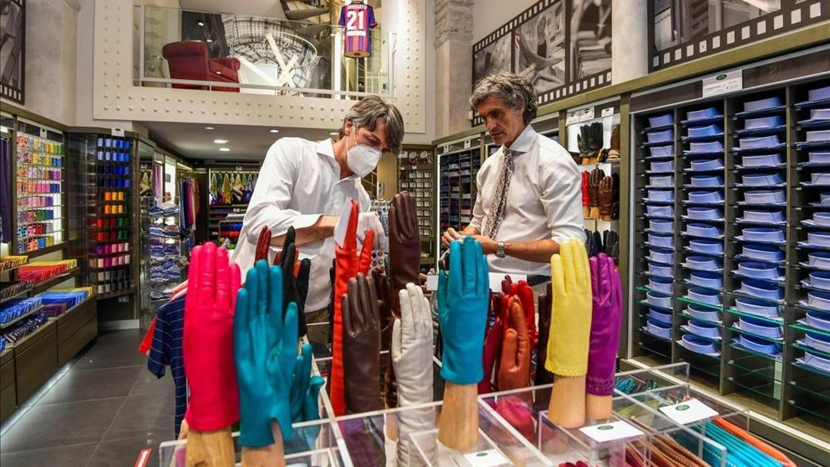 Tienda de camisas y corbatas en Milán.