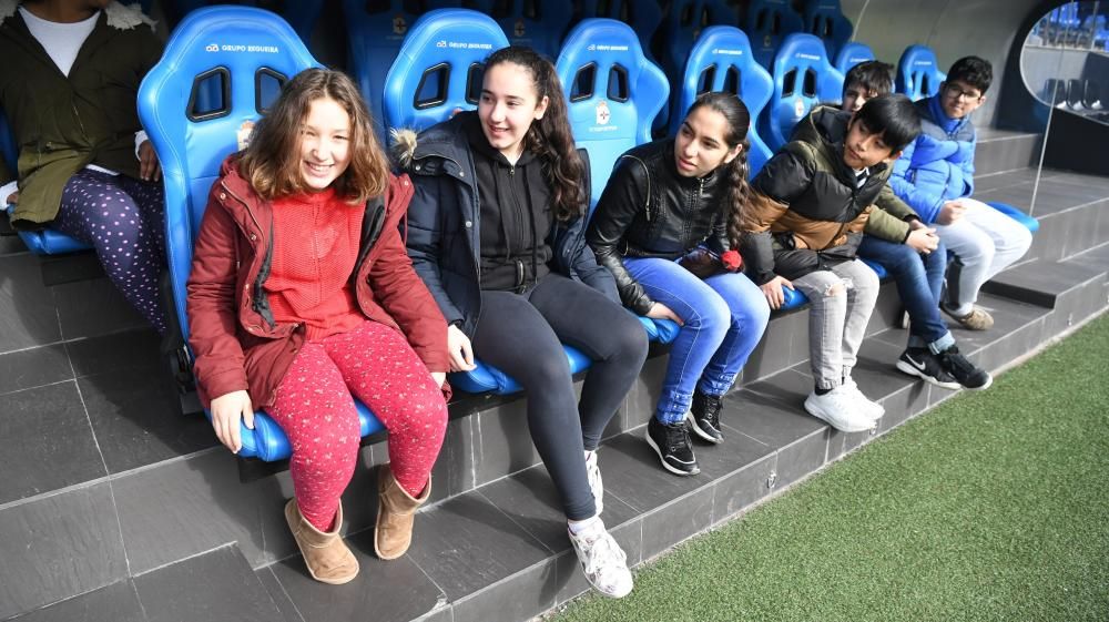 La iniciativa de LA OPINIÓN y la Fundación Real Club Deportivo fomenta valores deportivistas entre escolares con visitas guiadas, charlas sobre la historia del club y encuentros con jugadores.