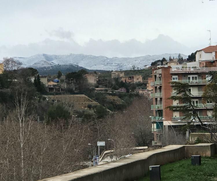 Imatges de la nevada d'avui a la Catalunya central