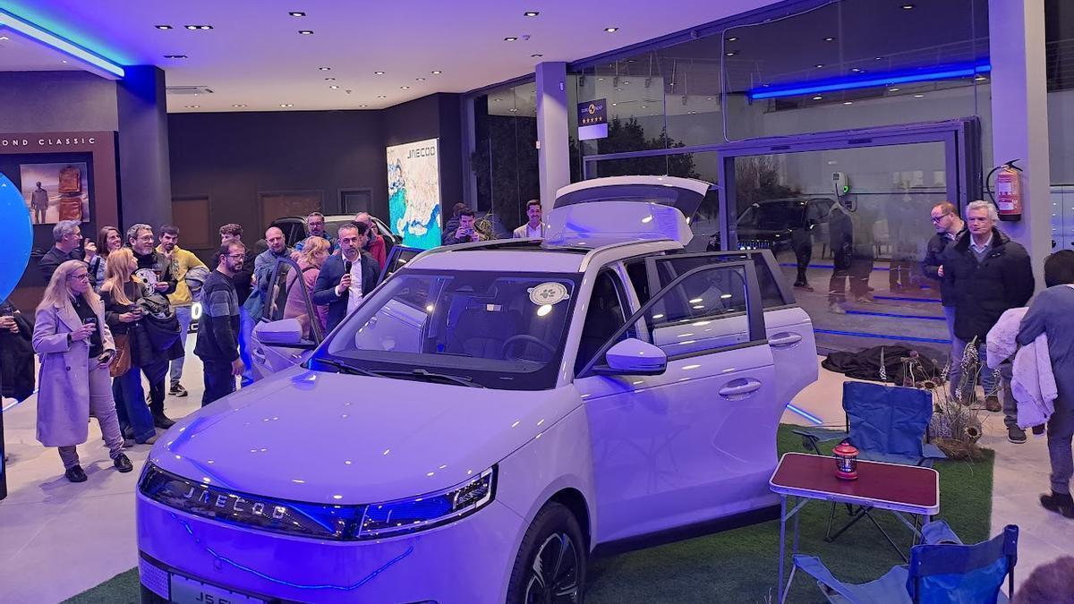 La presentació del Jaecoo 5, ahir al concessionari, va generar molta expectació entre tots els assistents