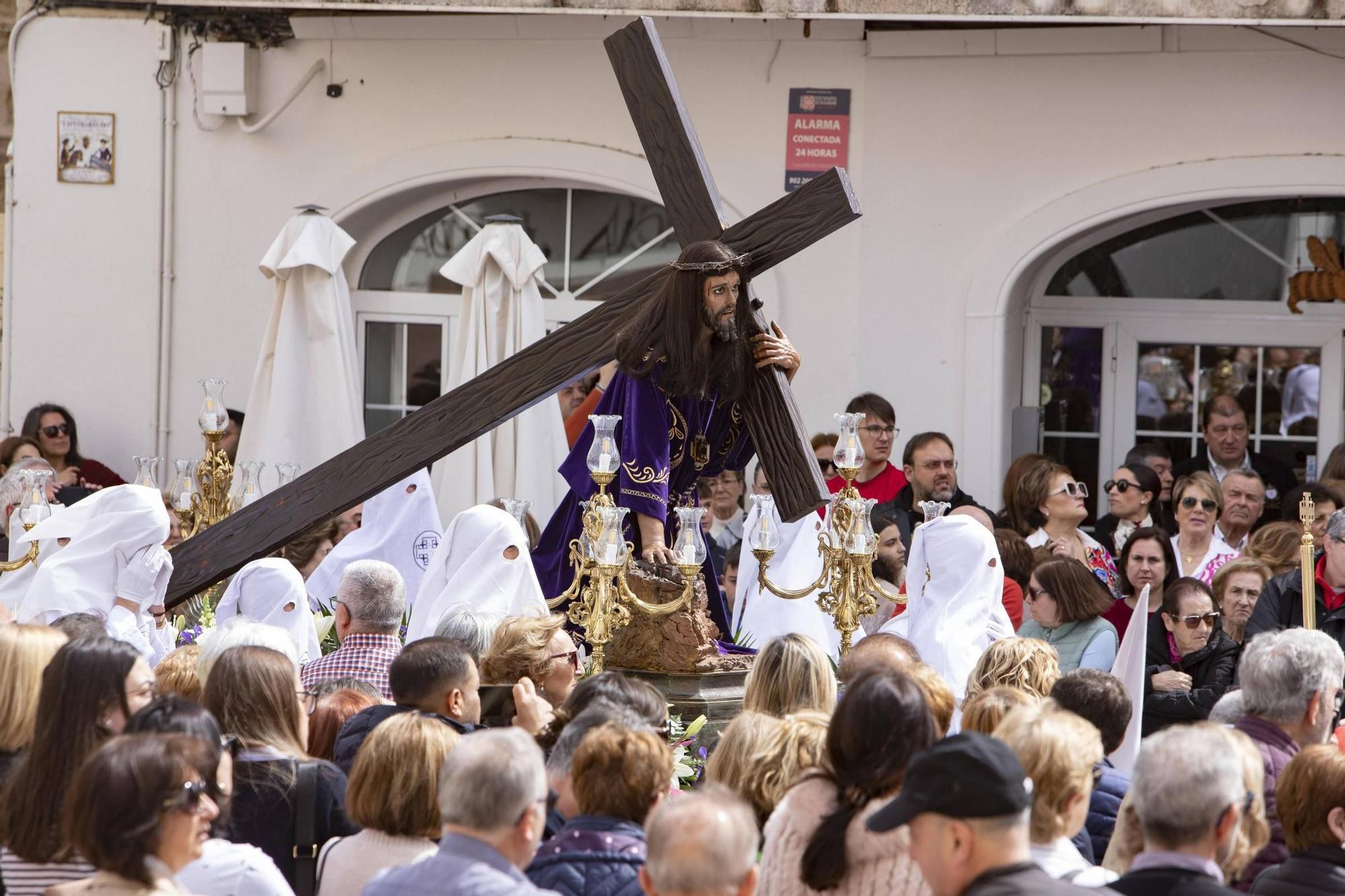 Las procesiones de Semana Santa toman las calles de Ontinyent