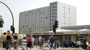 Entra en un hospital de Santander amb una destral buscant el cirurgià que el va operar