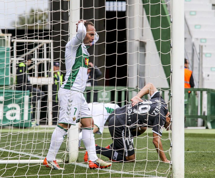 Elche - Alcorcón: las imágenes del partido