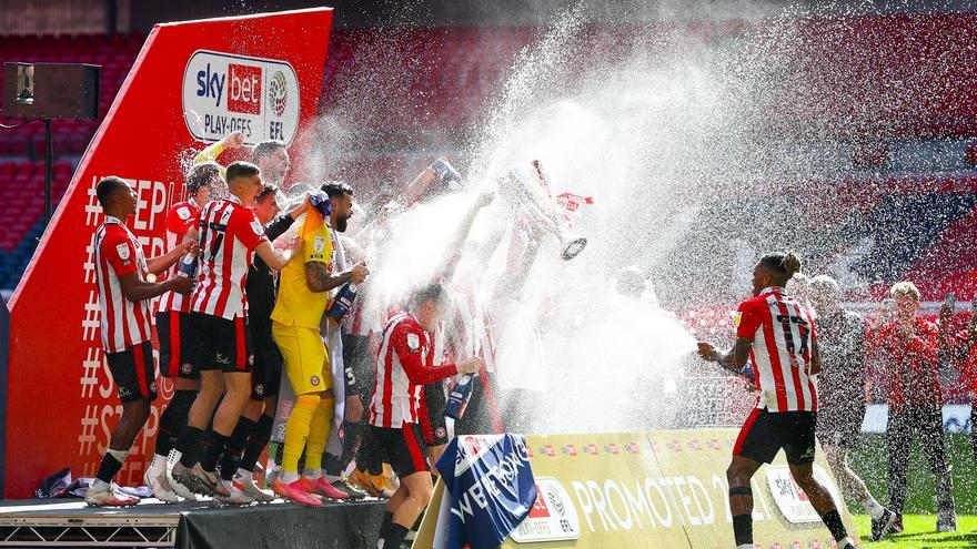 Sergi Canós asciende a la Premier League con el Brentford