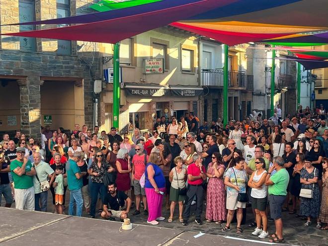 El incendio de Las Hurdes encara el domingo con los efectivos del Infoex en labores de remate y otra protesta ciudadana