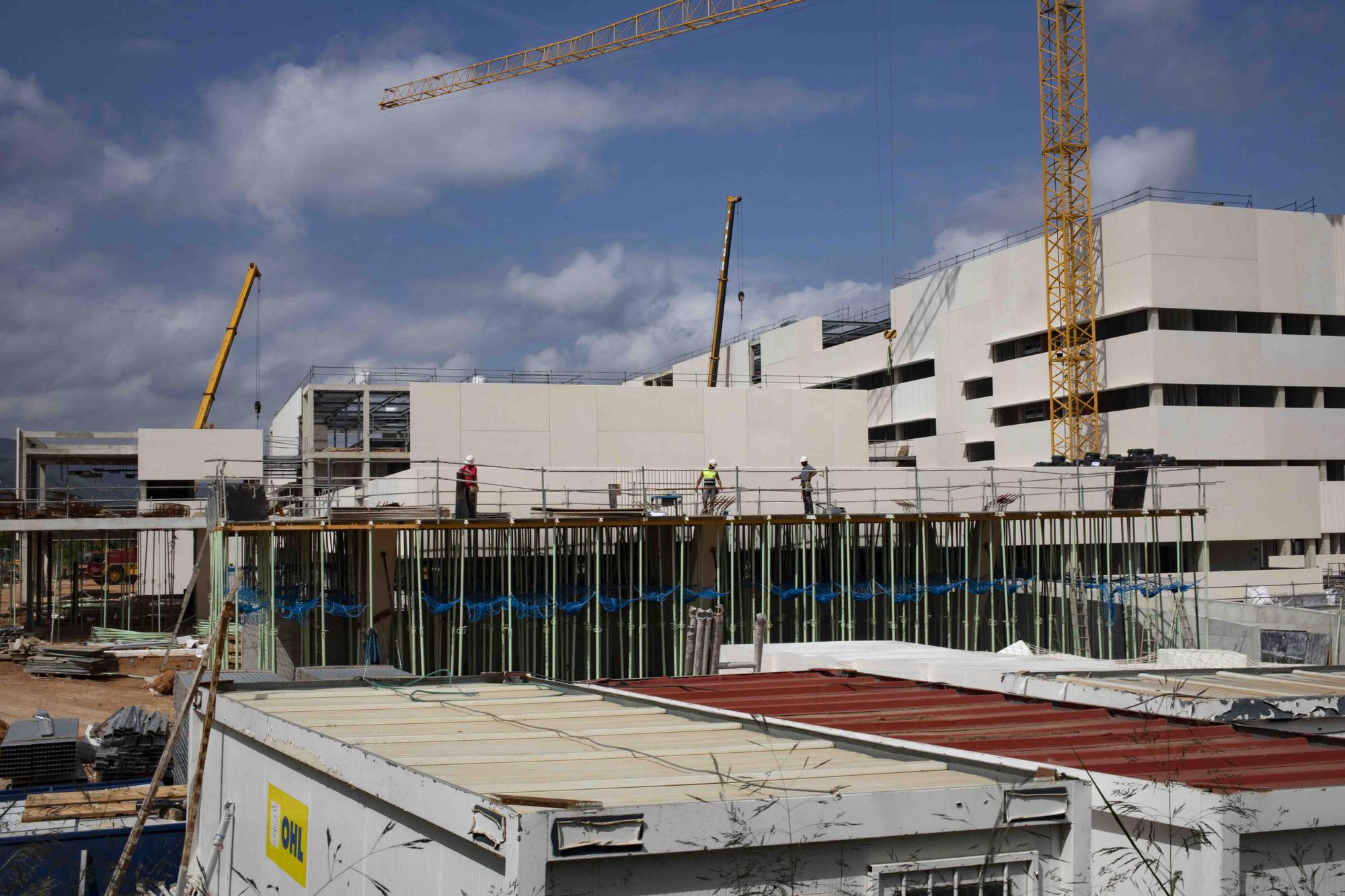 La construcción del nuevo hospital de Ontinyent sigue a buen ritmo.