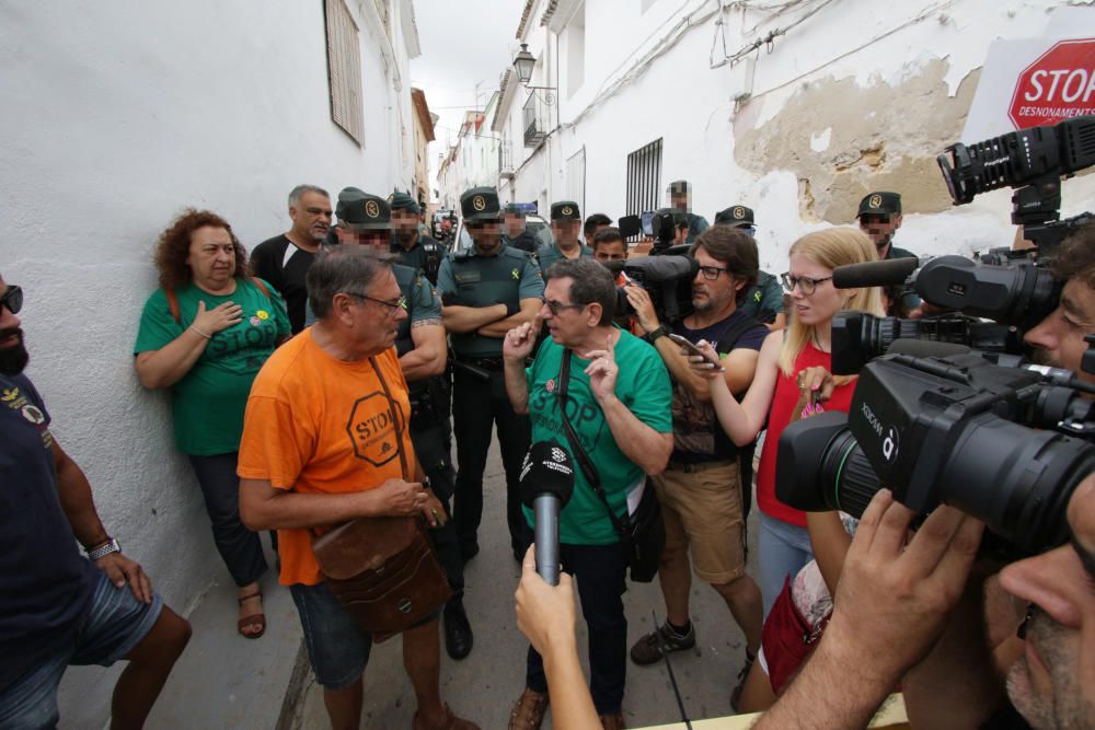 Desahucio paralizado en Oliva