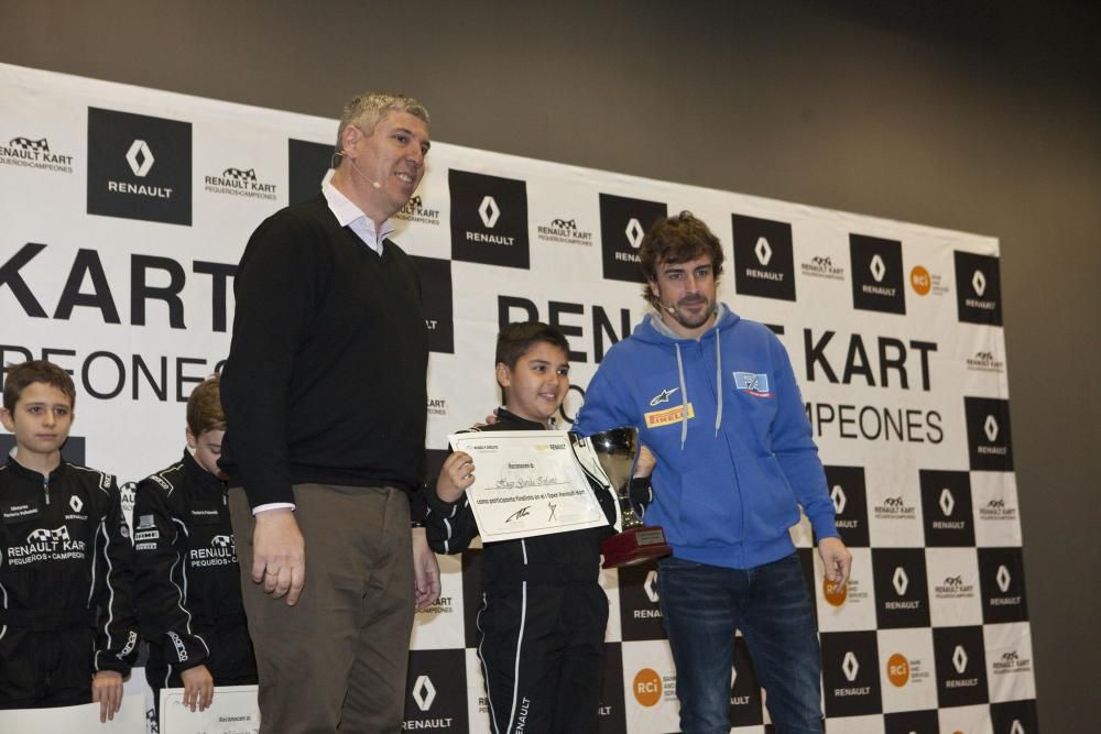 Fernando Alonso entrega los premios Reanult Kart