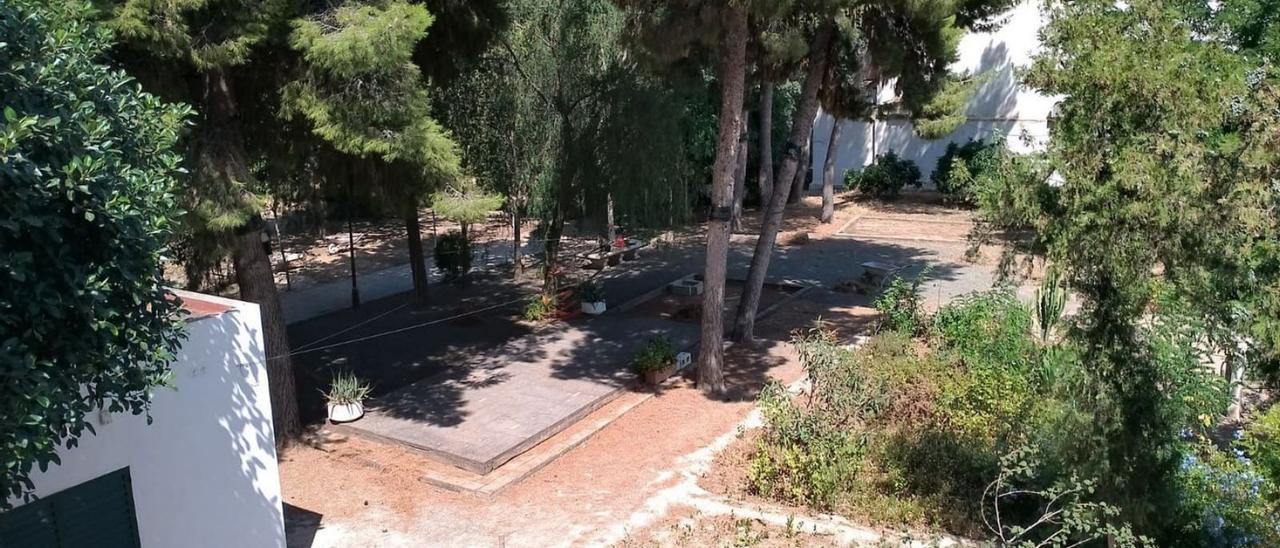 Estado actual de los jardines de la residencia de personas mayores Domingo Sastre de Lorca. | GLORIA PIÑERO