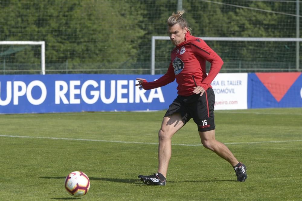 El entrenador del Deportivo, José Luis Martí, destacó que mañana al Zaragoza deberán "quitarle el balón" para tener posibilidades de regresar con una victoria de La Romareda.