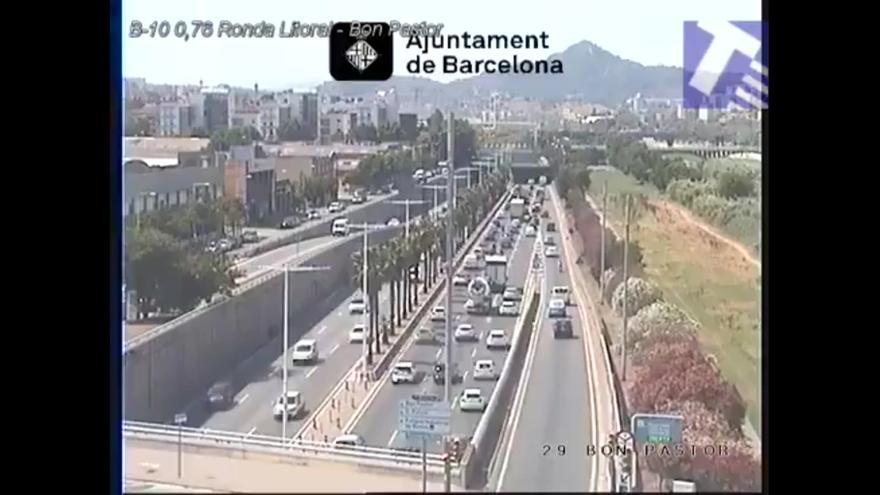 Colas de 16 km en toda la ronda Litoral entre Zona Franca y el Nus de la Trinitat