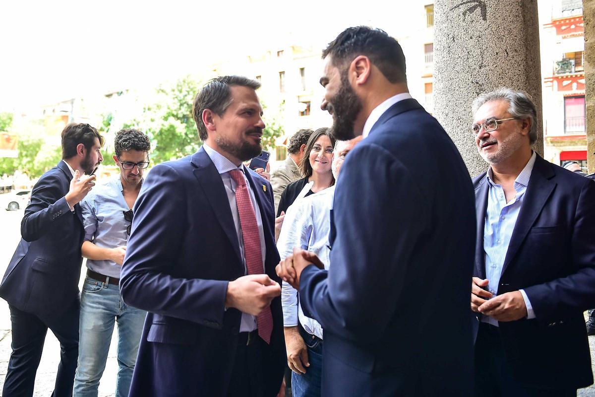 Fotogalería | Toma de posesión de David Dóniga como alcalde de Plasencia