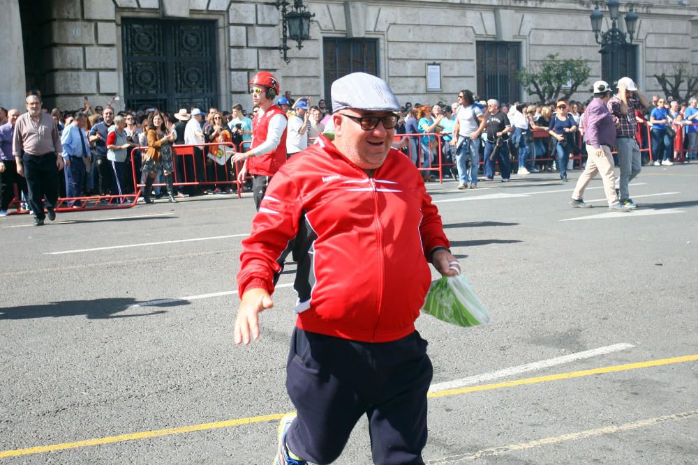 Búscate en la mascletà del 7 de marzo