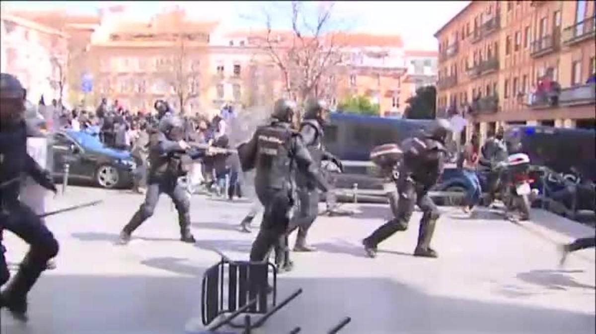 La Policía ha tenido que intervenir esta mañana en el madrileño barrio de Lavapiés durante la visita del cónsul de Senegal.