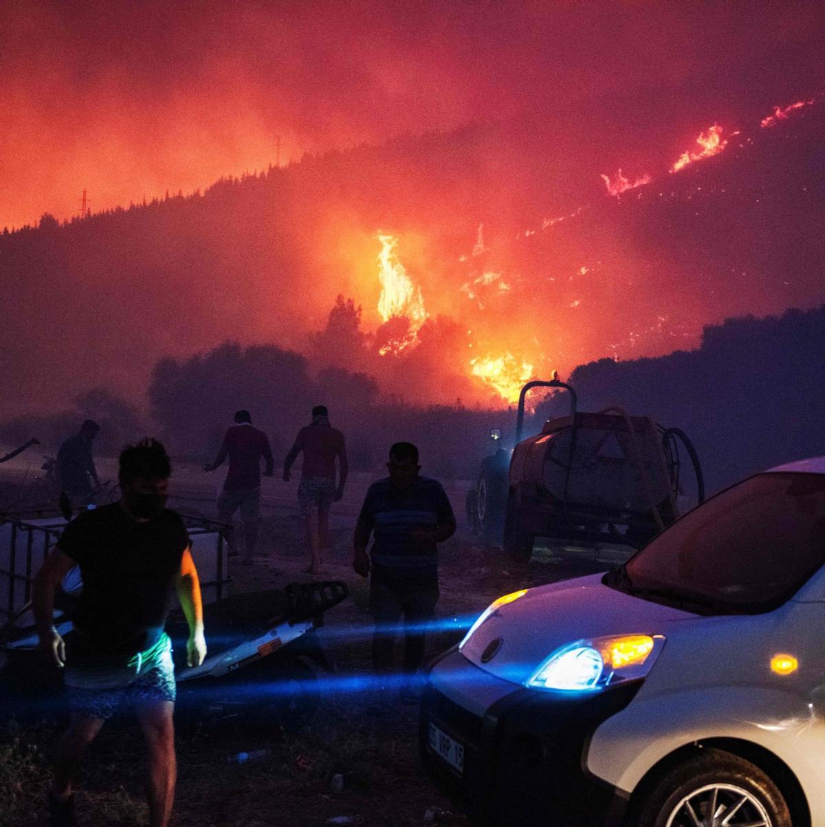 Drons de guerra turcs contra les flames