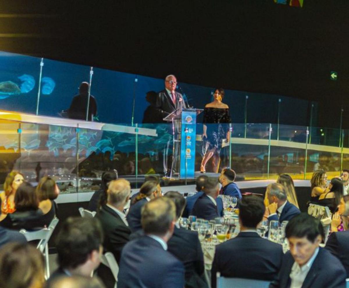 Loro Parque Fundación brilla con motivo del Día de los Océanos