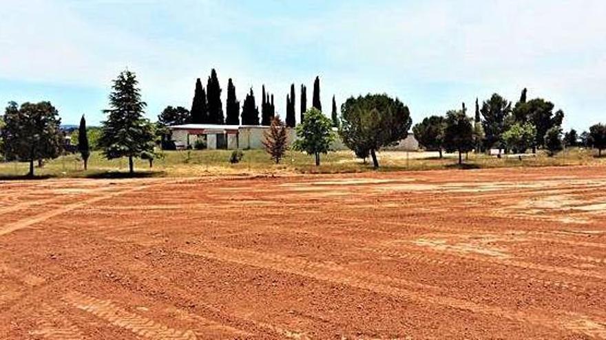 Terrenys on s&#039;ha de construir el futur equipament, aplanats i a punt per començar-hi les obres