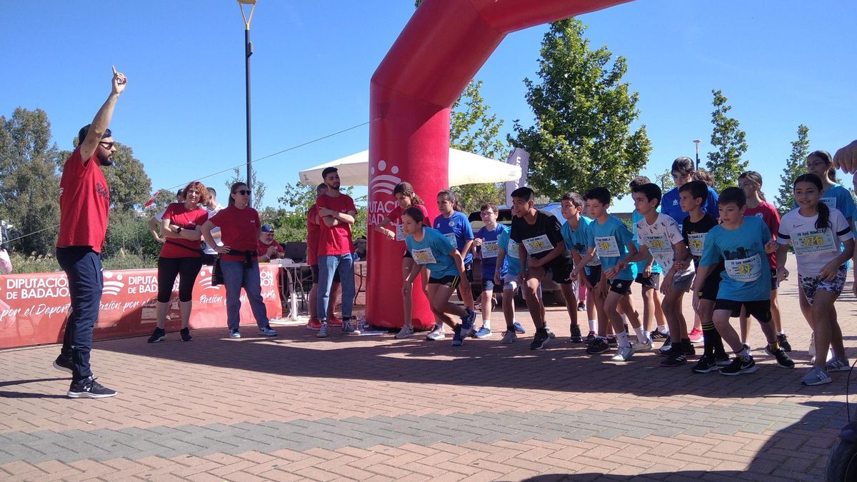 Salida de la carrera infantil.