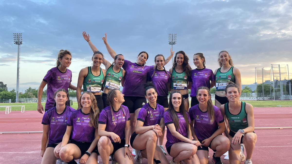 El equipo femenino se impuso con solvencia a sus rivales.