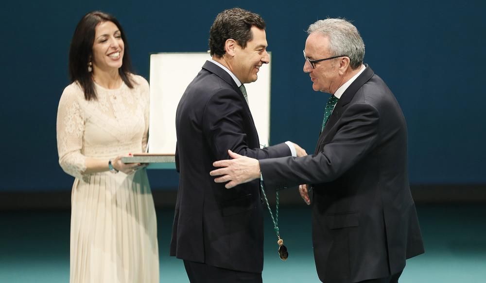 Acto entrega Medallas de Andalucía en el día ...