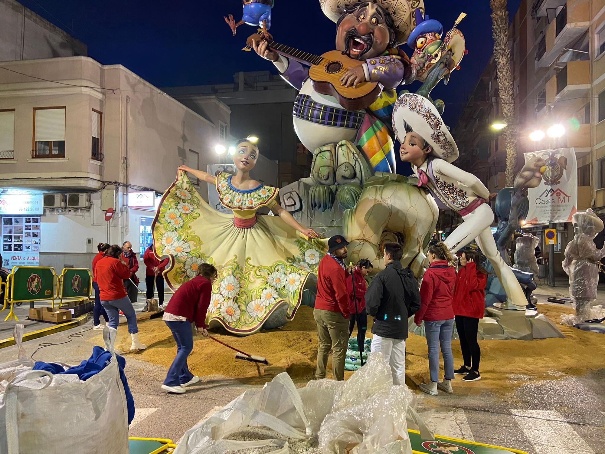 Una falla de Paiporta se ve obligada a acabar la 'plantà'